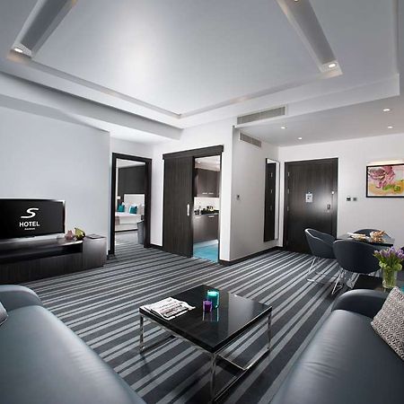 S Hotel Bahrain Sanabis Szoba fotó