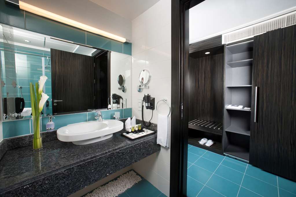 S Hotel Bahrain Sanabis Szoba fotó
