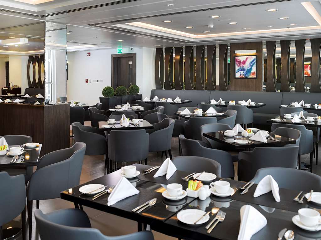 S Hotel Bahrain Sanabis Étterem fotó